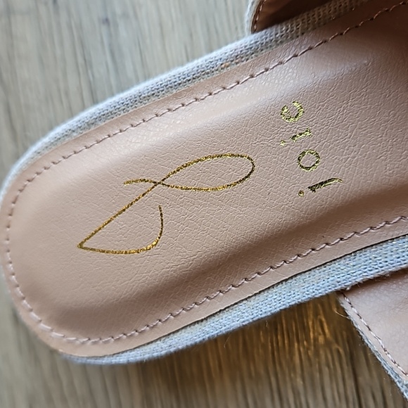 Joie Natural Beige Gold Shimmer Linen Strappy Slip On Nolita Sandals 7.5 NWT - Picture 4 of 7